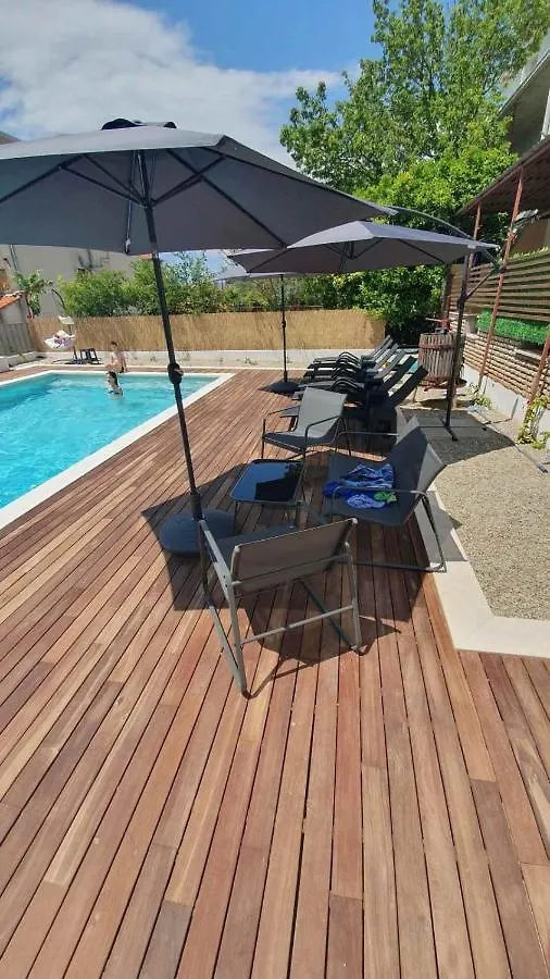 Apartment In Kastel Luksic With Balcony, Air Conditioning, W-Lan, Washing Machine 5107-4 Kastela Croatia