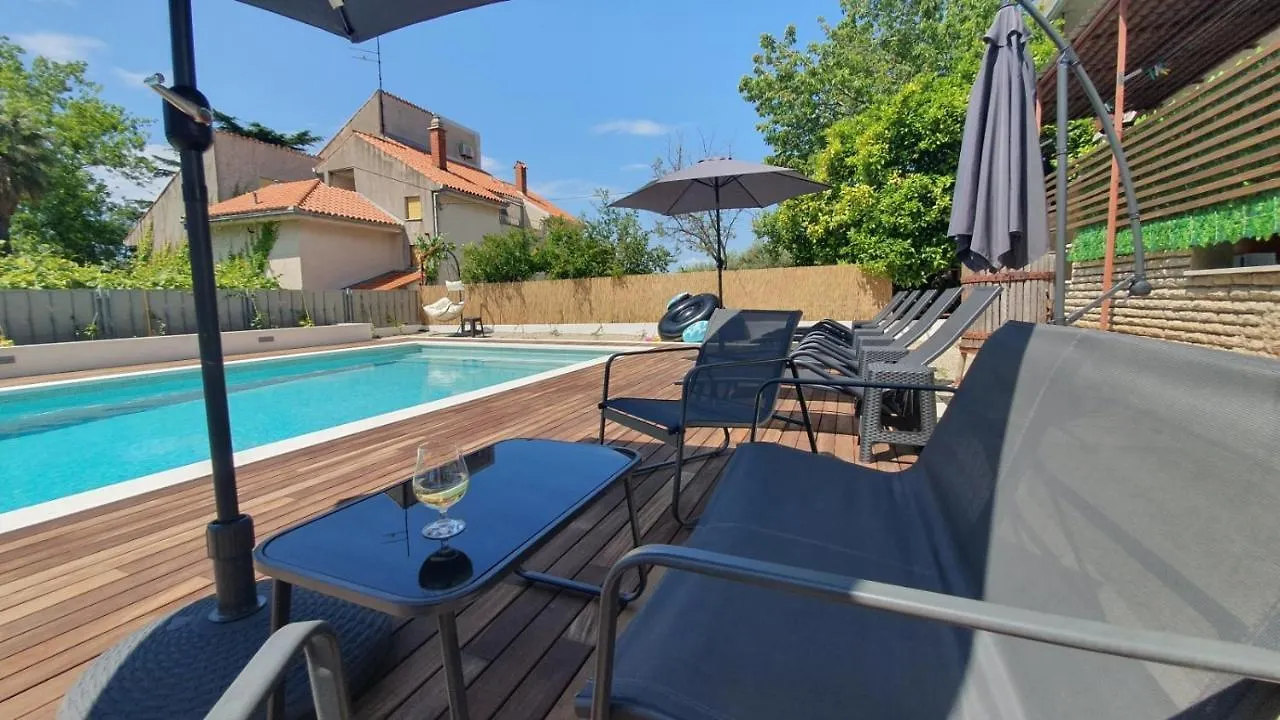 Apartment In Kastel Luksic With Balcony, Air Conditioning, W-Lan, Washing Machine 5107-4 Kastela Croatia